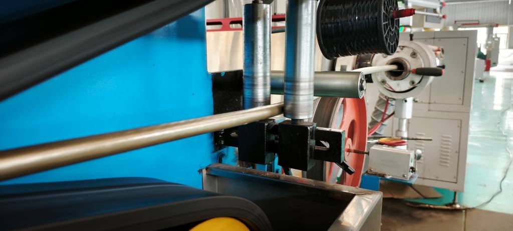 VLv电缆与LV电缆：特性差异、应用场景及选择要点解析